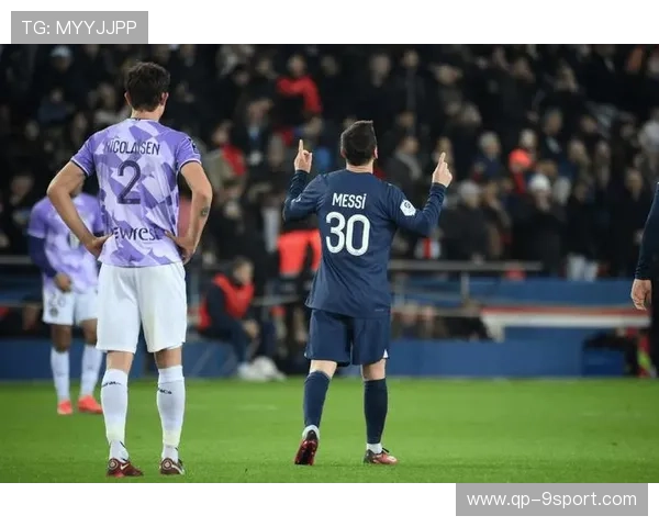 塞维利亚前锋跑位威胁与防范：破解西甲锋线的秘密武器