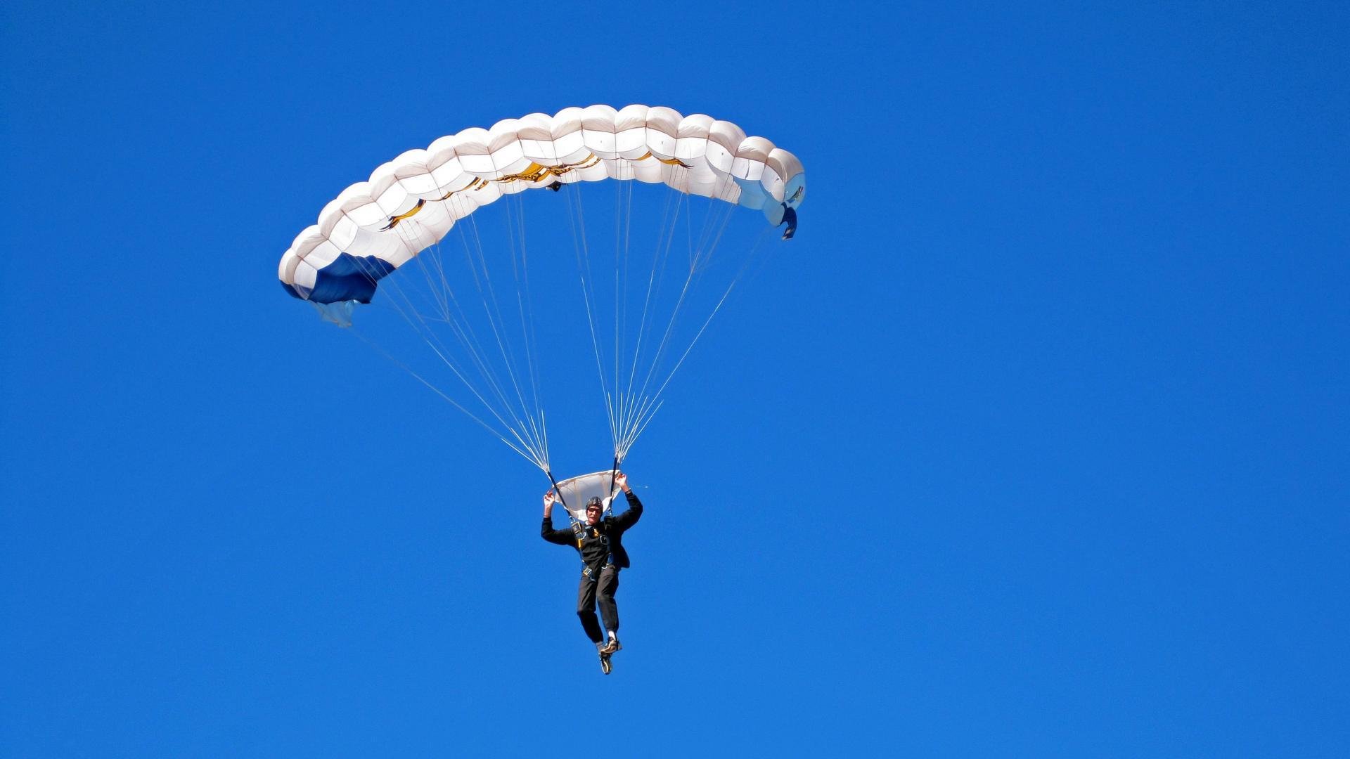 欧冠十六强次回合：拜仁客场1比1曼城 靠客场进球惊险晋级